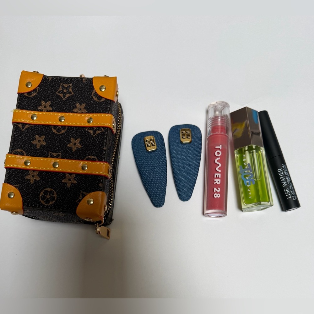 Adorable LV Like, Mini Luggage Bag with Gold Chain Adjustable Strap NWOT - Picture 13 of 15